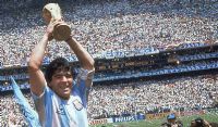 Morre Maradona: um ícone do futebol mundial 