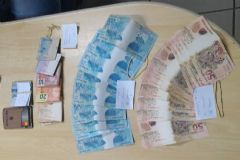 PM faz a apreensão de dinheiro falso que estava circulando pelo comércio de Botucatu