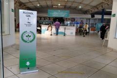 Hospital das Clínicas, da Unesp de Botucatu, recebe doação de displays de álcool em gel