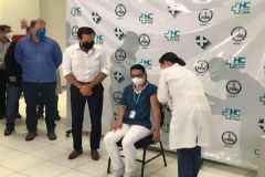 Hospital de Clínicas da Unesp de Botucatu aplica primeira vacina contra a covid-19