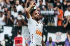 Vendido ao Bahia, jogador botucatuense Clayson se despede do Corinthians