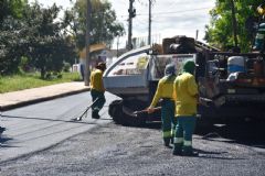 Prefeitura inicia recapeamento asfáltico da Avenida das Hortênsias, setor Sul da Cidade