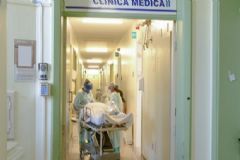 Hospital das Clínicas detecta caso de paciente contaminado com a covid-19 na UTI Central