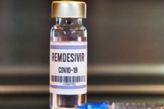 Anvisa aprova registro do remdesivir, primeiro remédio indicado em bula para pacientes de covid-19