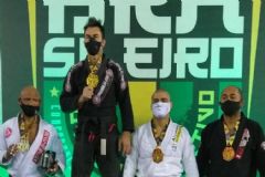Atleta botucatuense é campeão brasileiro de Jiu-Jitsu disputado em Embu das Artes em São Paulo