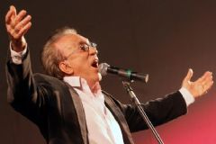 Moacyr Franco faz grande show em Botucatu cantando seus maiores sucessos em 60 anos de carreira