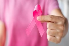 “Outubro Rosa” conscientiza sobre a importância do diagnóstico precoce do câncer de mama
