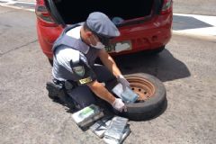 TOR intercepta em rodovia da região veículo que transportava cocaína em pneu sobressalente 