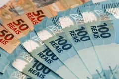 Novo salário mínimo de 2022 está estipulado em R$ 1.210 e entra em vigor no 1º dia de janeiro 