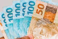 Salário mínimo passa a R$ 1.212 a partir de 1º de janeiro, valor maior que o previsto no Orçamento 