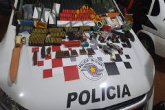 PM prende criminosos, apreende drogas e recupera armas e munições furtadas de policial em São Manuel