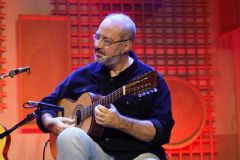 
“Cantigas de andar” é o mais recente trabalho do cantador, compositor e violeiro Osni Ribeiro
