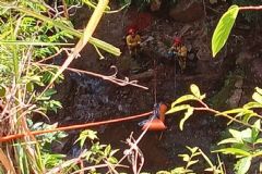 Equipe dos Bombeiros resgata em cachoeira corpo de mulher de 18 anos que estava desaparecida desde abril