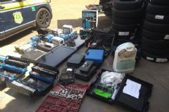 Em ação desencadeada no Paraná, Policia Federal recupera produtos furtados em São Manuel
