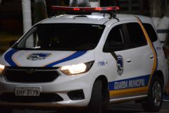 Em patrulhamento, agentes municipais prendem “olheiro do tráfico” com várias porções de crack