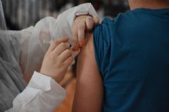 Botucatu começa a vacinar população acima dos 18 anos com reforço bivalente contra a covid-19