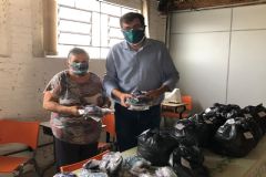 Artesãos de Botucatu produzem máscaras para distribuição no transporte coletivo
