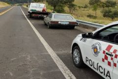 Em deslocamento ao 12º Batalhão policiais flagram adolescentes em carro furtado na SP-300