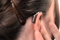 Parlamentar propõe criar programa com o objetivo de diminuir tempo de espera por aparelhos auditivos 