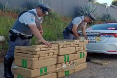 Polícia Rodoviária apreende 324 kg de maconha e quatro mil aparelhos eletrônicos em Itatinga