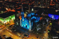 Acendimento das luzes será o ponto de partida do Natal Encantado em Botucatu no Largo da Catedral