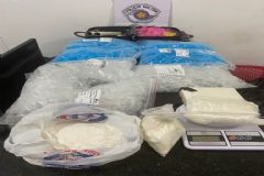 Polícia Militar apreende porção bruta de pasta de cocaína que daria para fabricar centenas de porções