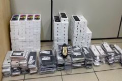 Operação da Polícia Federal flagra motorista transportando centenas de iPhones no Município de Bofete