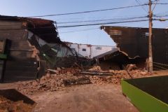 Desabamento parcial de prédio em reforma causa grande susto na região central da Botucatu